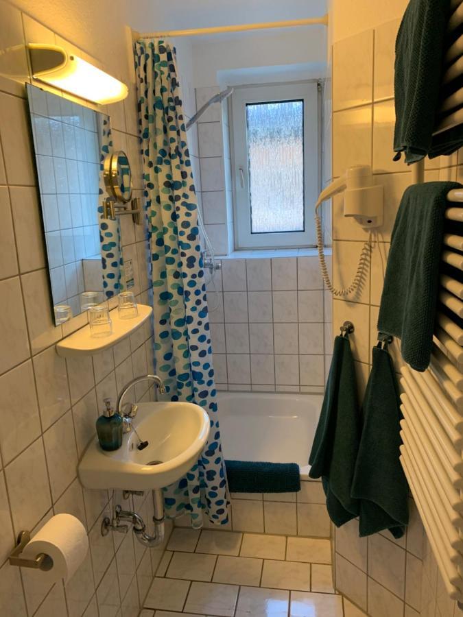 デュッセルドルフ Zum Armen Mann Bed & Breakfast エクステリア 写真