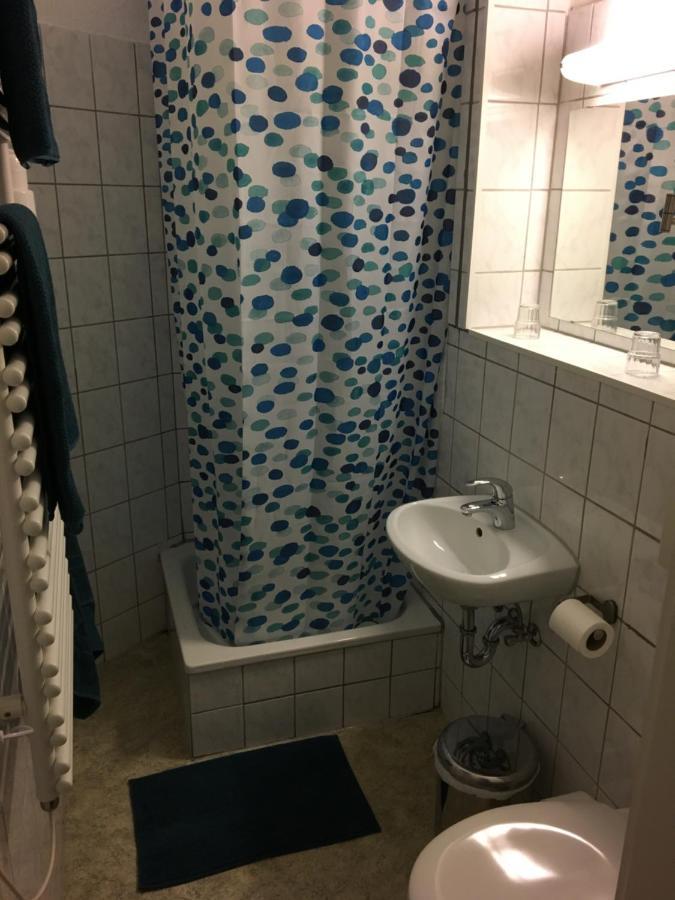 デュッセルドルフ Zum Armen Mann Bed & Breakfast エクステリア 写真