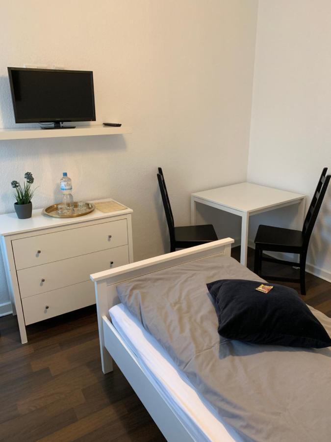 デュッセルドルフ Zum Armen Mann Bed & Breakfast エクステリア 写真