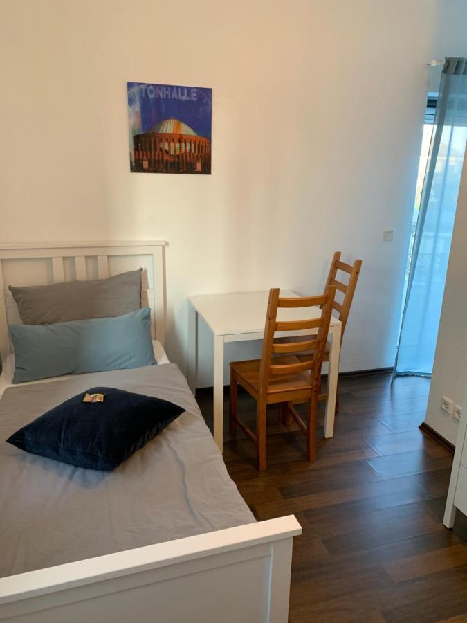 デュッセルドルフ Zum Armen Mann Bed & Breakfast エクステリア 写真