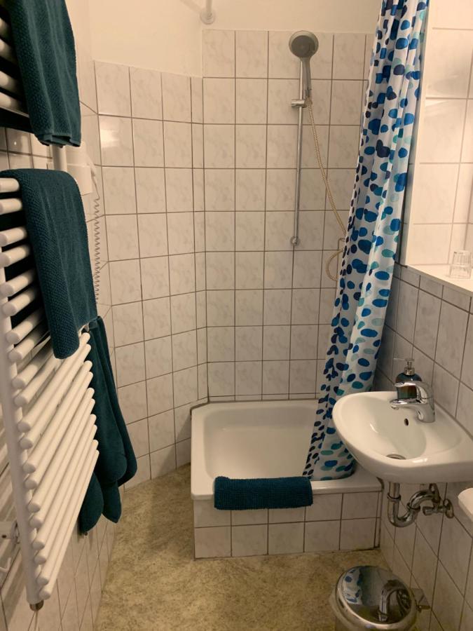 デュッセルドルフ Zum Armen Mann Bed & Breakfast エクステリア 写真