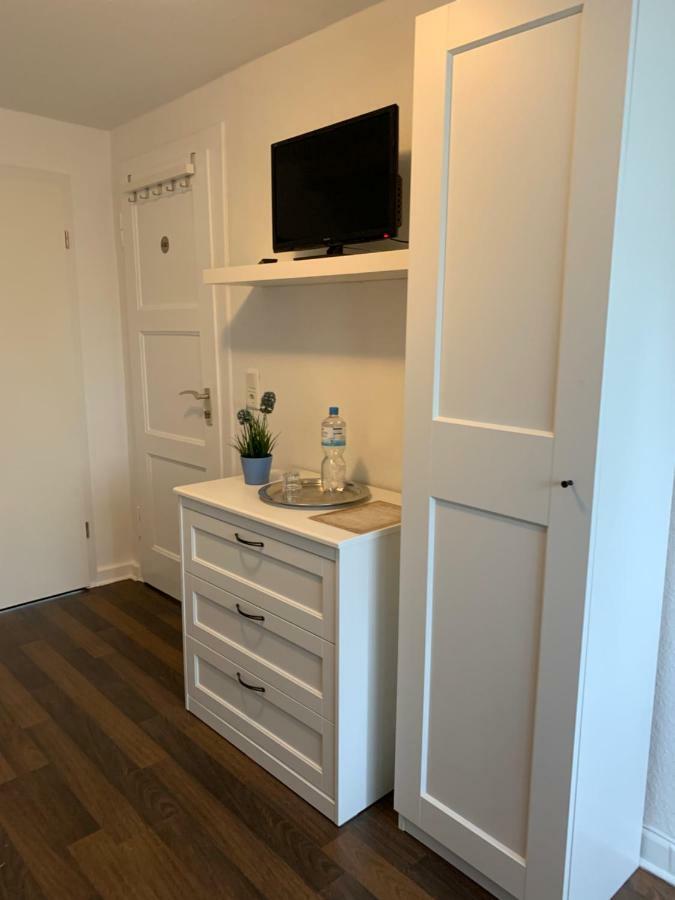 デュッセルドルフ Zum Armen Mann Bed & Breakfast エクステリア 写真